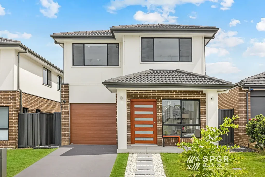 Charming Home with Solar Panels on the Roof – Discover Your Dream House Today in the Heart of Rouse Hill