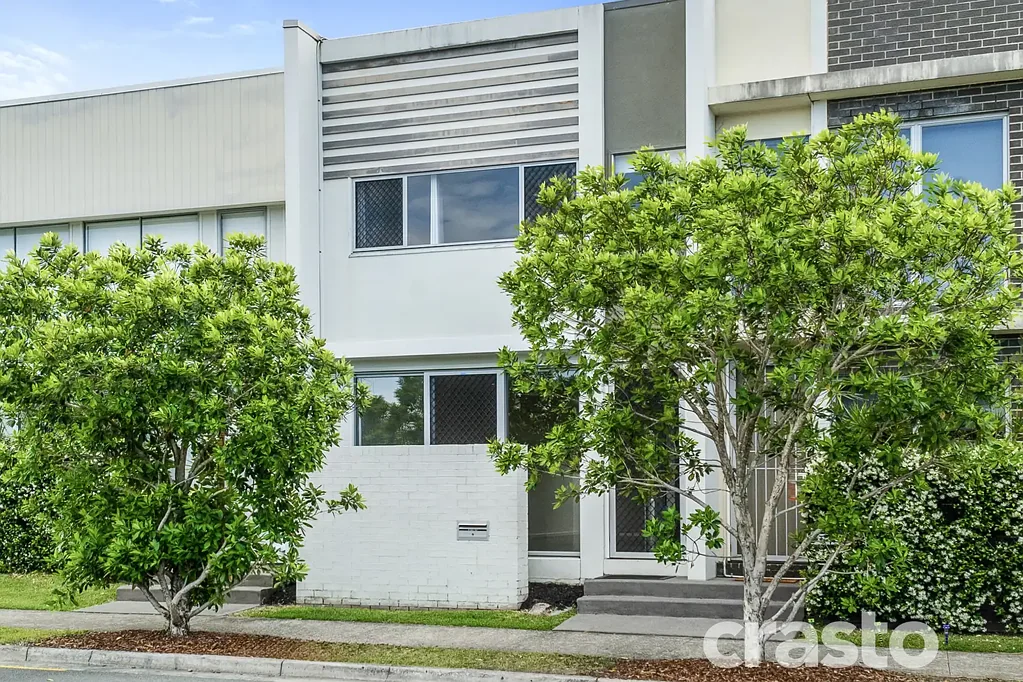Available Now! When Convenience & Lifestyle Truly Matters on the Gold Coast. Walk to Varsity College!