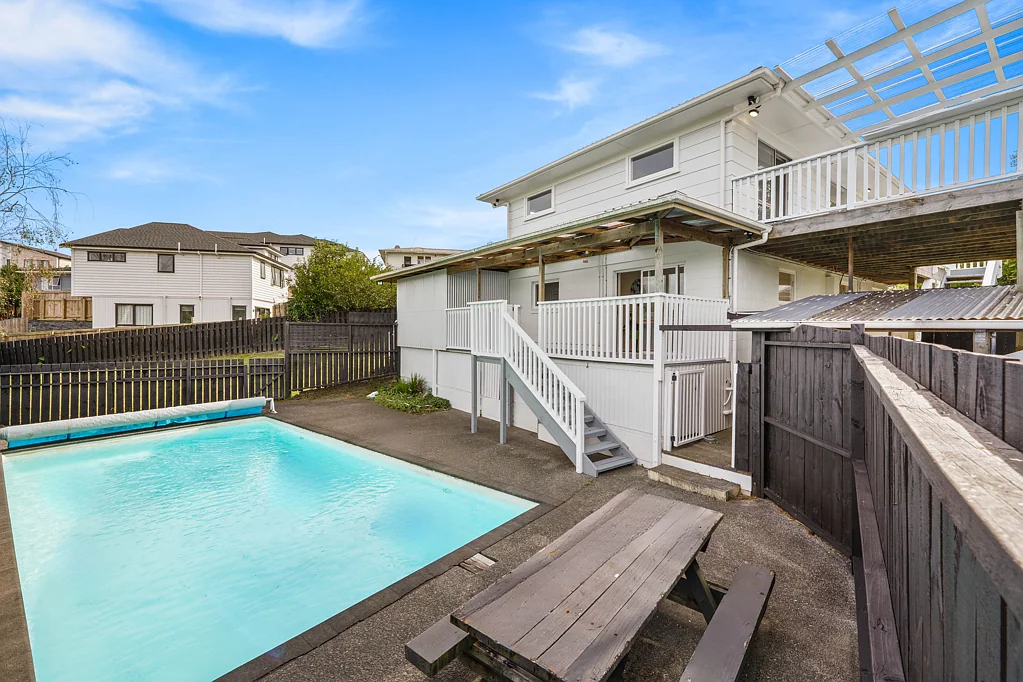 34 Cyclarama Crescent, Massey, Waitakere City, Auckland