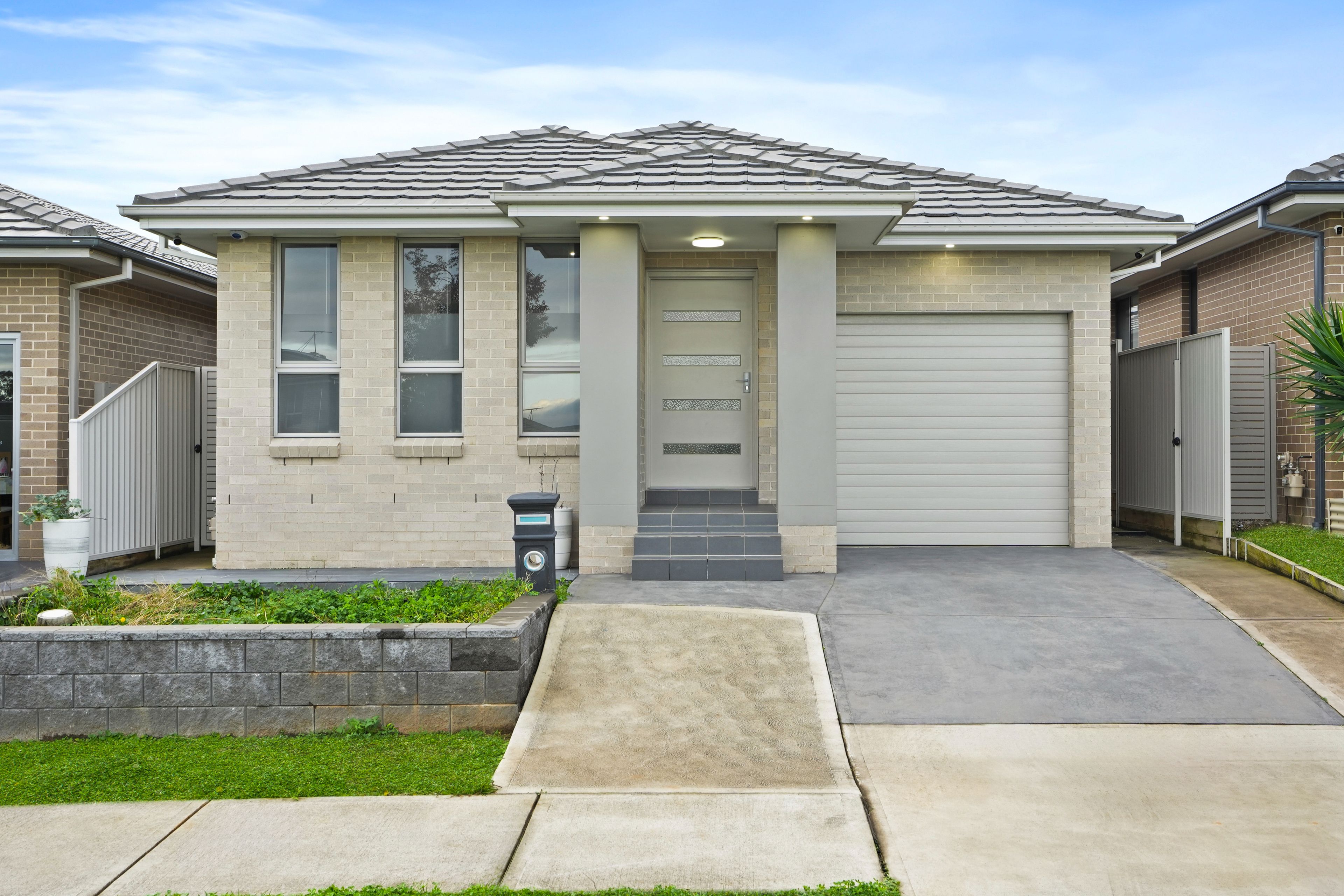 6 MONKTON AV, MIDDLETON GRANGE NSW 2171, 0 Schlafzimmer, 0 Badezimmer, House