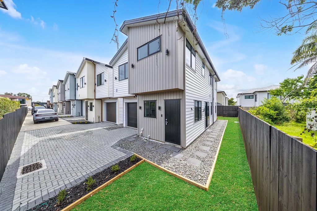 Manurewa 5房  Brand New - CCC & Title Issued
