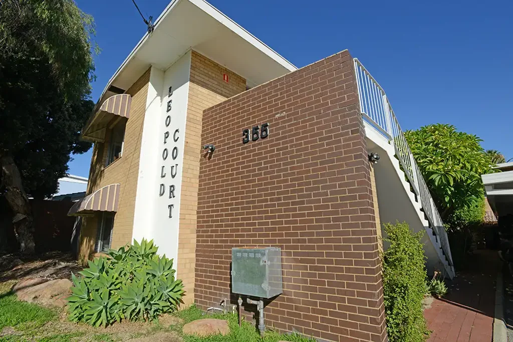 VERY NEAT FURNISHED UNIT