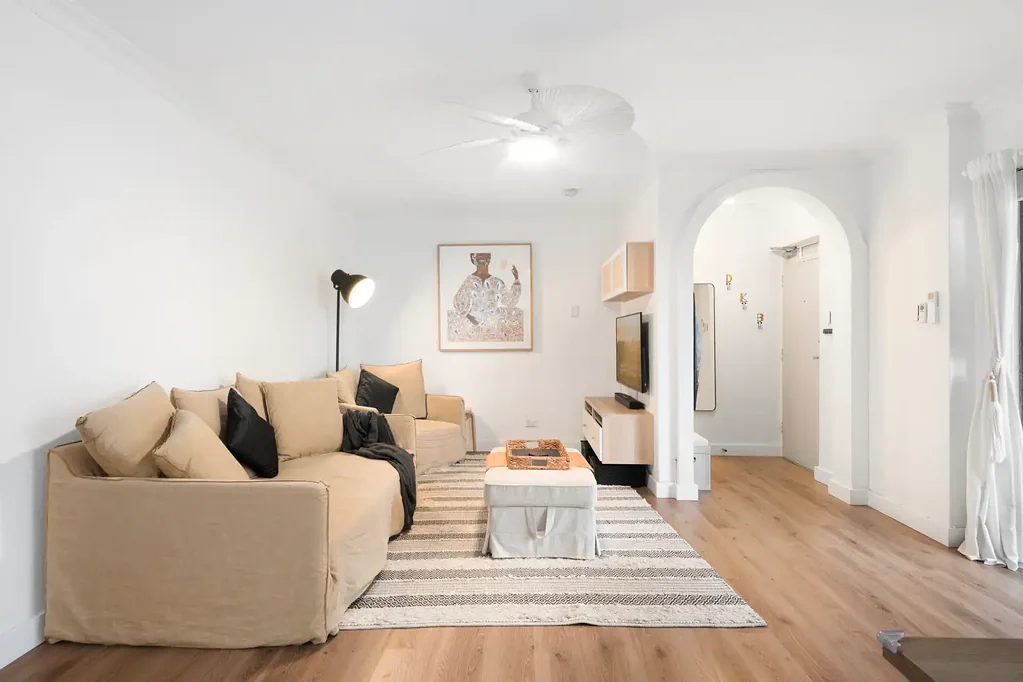 Abbotsford 2ਬੈੱਡਰੂਮ Stylishly Renovated Turnkey Apartment in Beautiful Peninsula Location