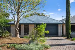 24 Warsaw Crescent, Hackham West