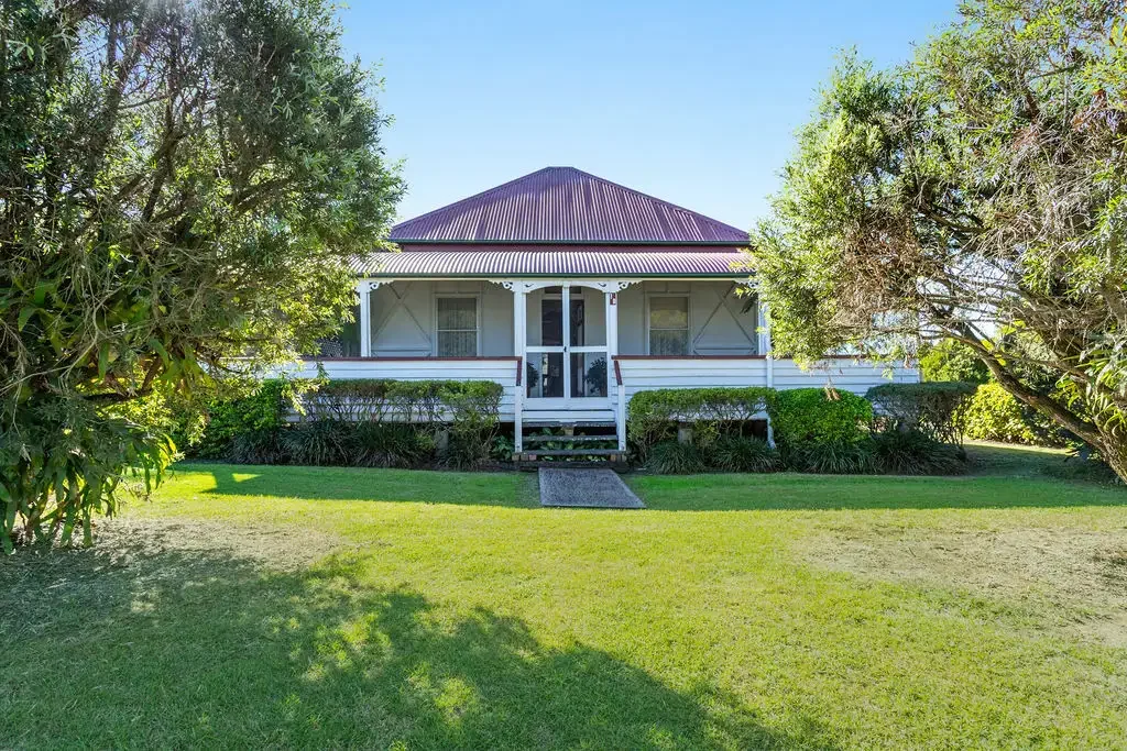 Booval 3 Bedroom ORIGINAL COLONIAL HOMESTEAD