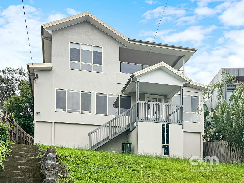 A SPACIOUS HOME WITH A BEAUTIFUL VIEW