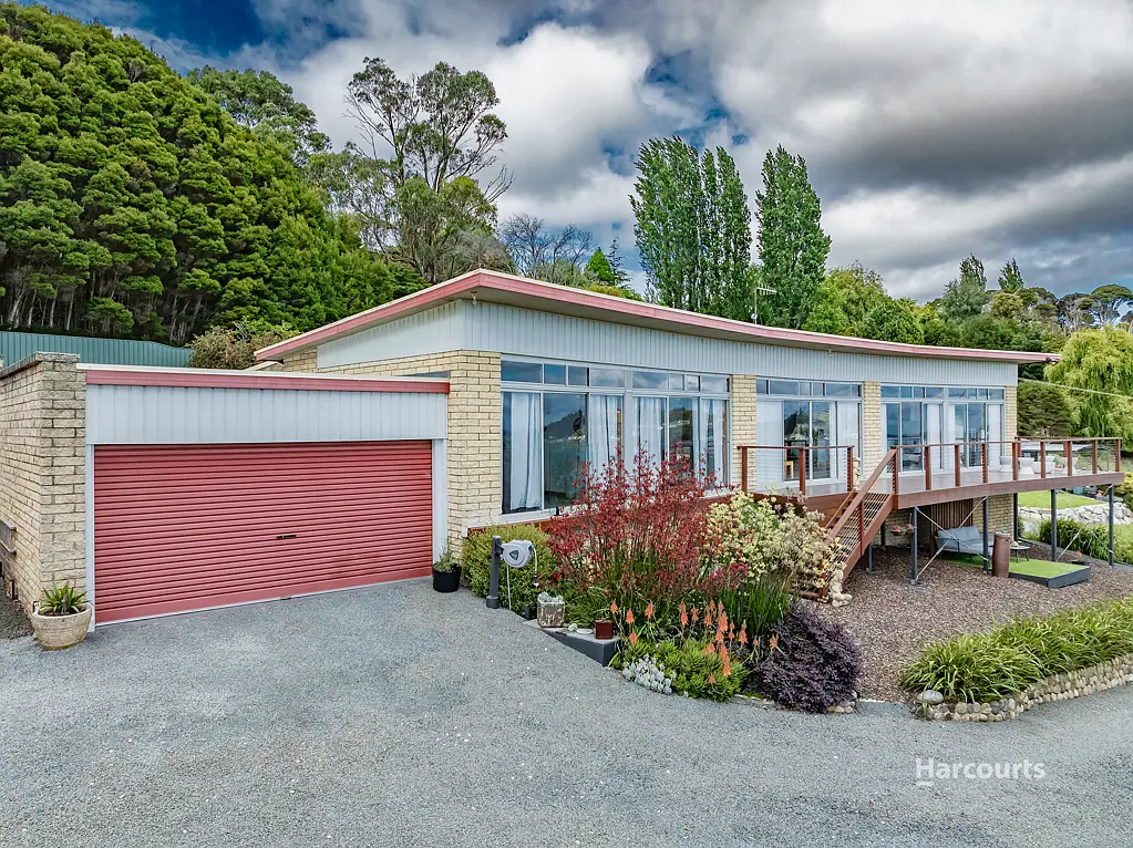 17 Seaside Crescent, Penguin, TAS 7316