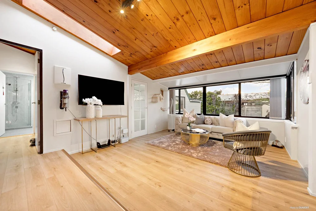 West Harbour 4房  Multi purposes Family home in Schools' Zone