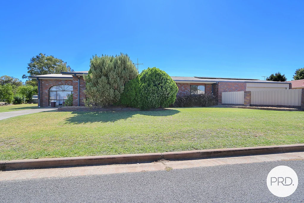 466 Schaefer Street, Lavington, NSW 2641