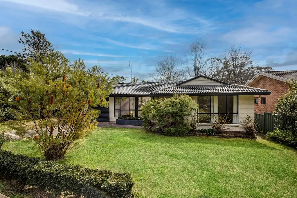 Mittagong 3房  Private North-Facing Family Home on 765sqm in Prime Mittagong Location