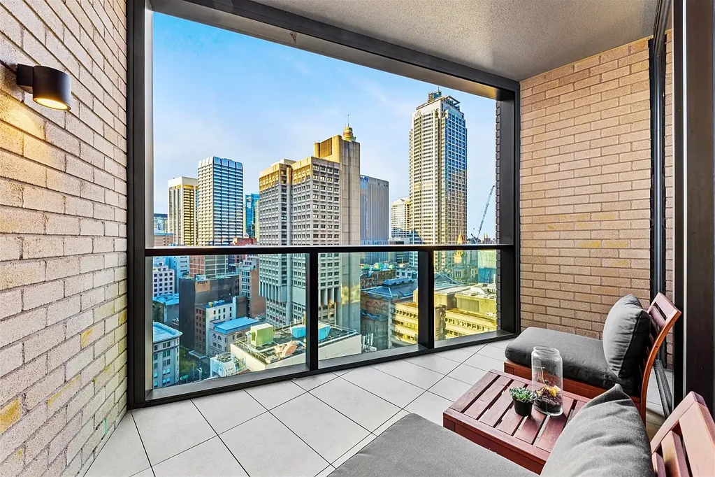 Sydney 2房 优越地段·俯瞰QVB·即买即住·北向采光·高端厨电·安全车位·完善配套·尽享都市繁华 Luxury two beds apartment with car space in Sydney CBD with QVB view
