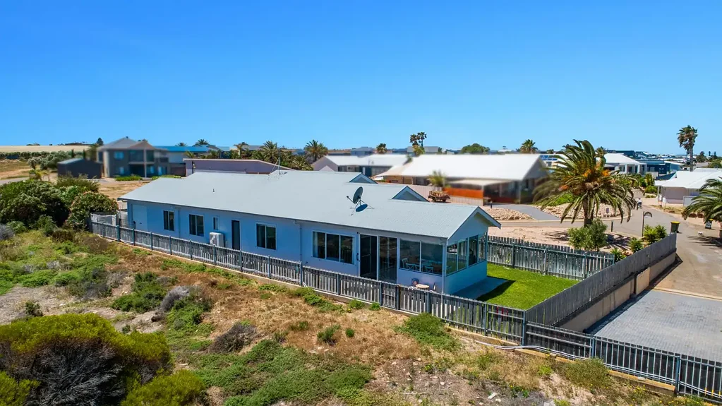 North Beach 4غرفة نوم Architecturally Designed Coastal Retreat with Sea Views