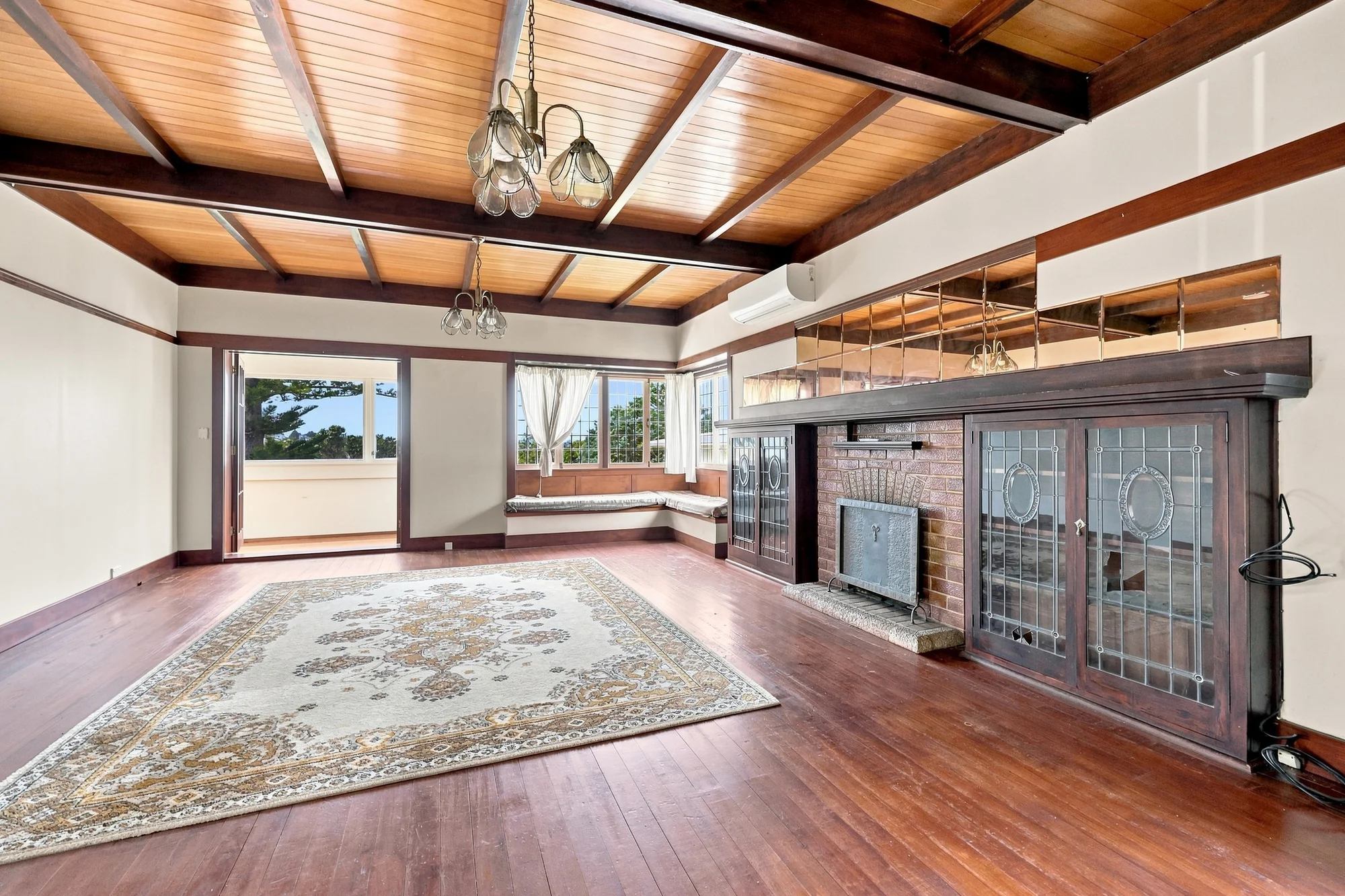 Hillsborough 5Zimmer Vendor Requires Sale