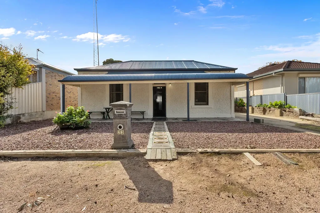 Moonta 3ਬੈੱਡਰੂਮ Charming C1880 Cottage with Key Upgrades & Classic Appeal