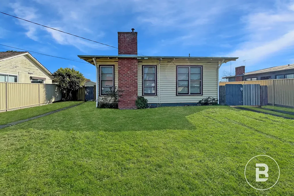 EASY LIVING - LOW MAINTENANCE THREE BEDROOM HOME
