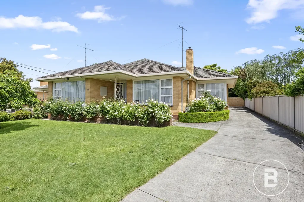 43 Browns Parade, Wendouree, VIC 3355