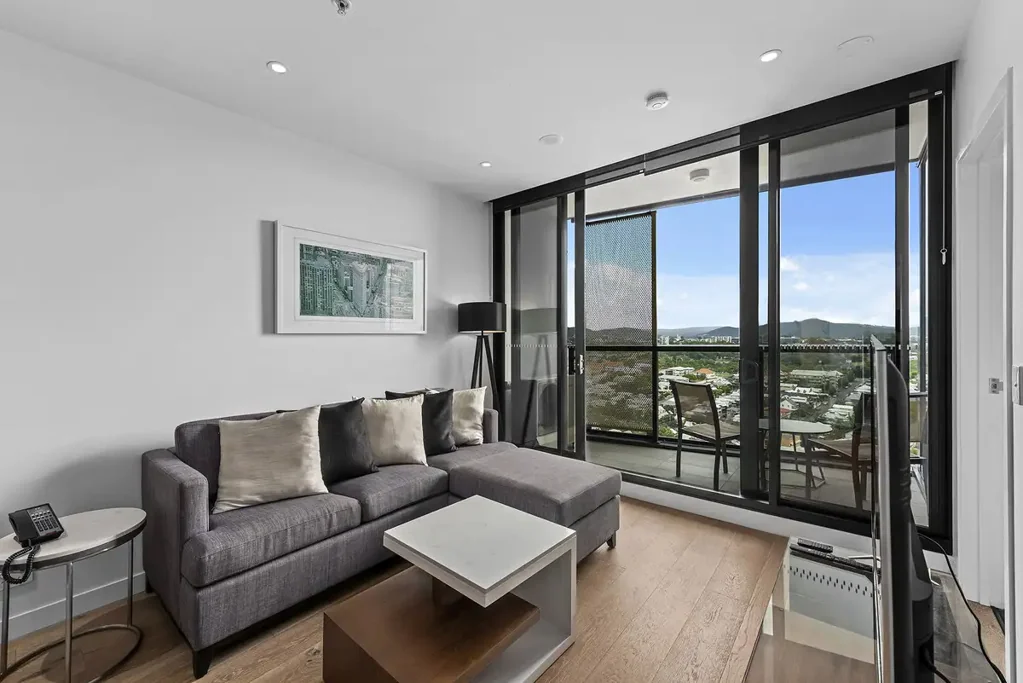 Fortitude Valley 1कमरा Elevated Inner-City Living with Sweeping Views