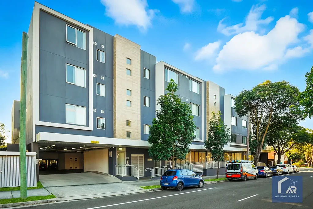 Wentworthville 2房 现代两卧两卫 公寓设计理念现代 优质装修 地理位置便捷 靠近火车站 购物中心 咖啡馆 学校 公园 明亮卫生间 带顶阳台 安全停车 Modern 2-Bedroom Apartment with Exceptional Convenience