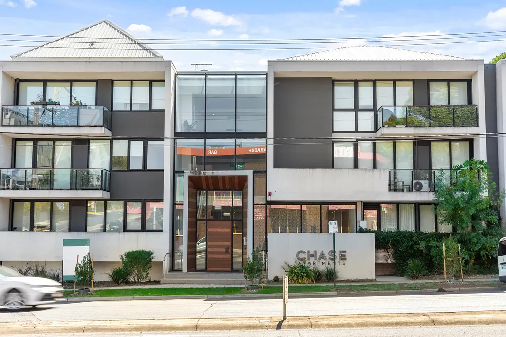 Forest Hill 2房 First National Real Estate Central 呈献 First National Real Estate Central Presents