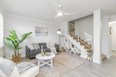 Como 3房 Townhouse Renovated, Ready, and Right for You