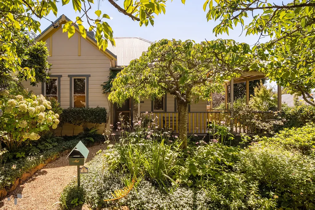 Katoomba 4कमरा Timeless Mountains Charm with Flexible Living and Studio Retreat