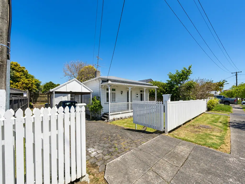 CHARACTER THREE BEDROOM...