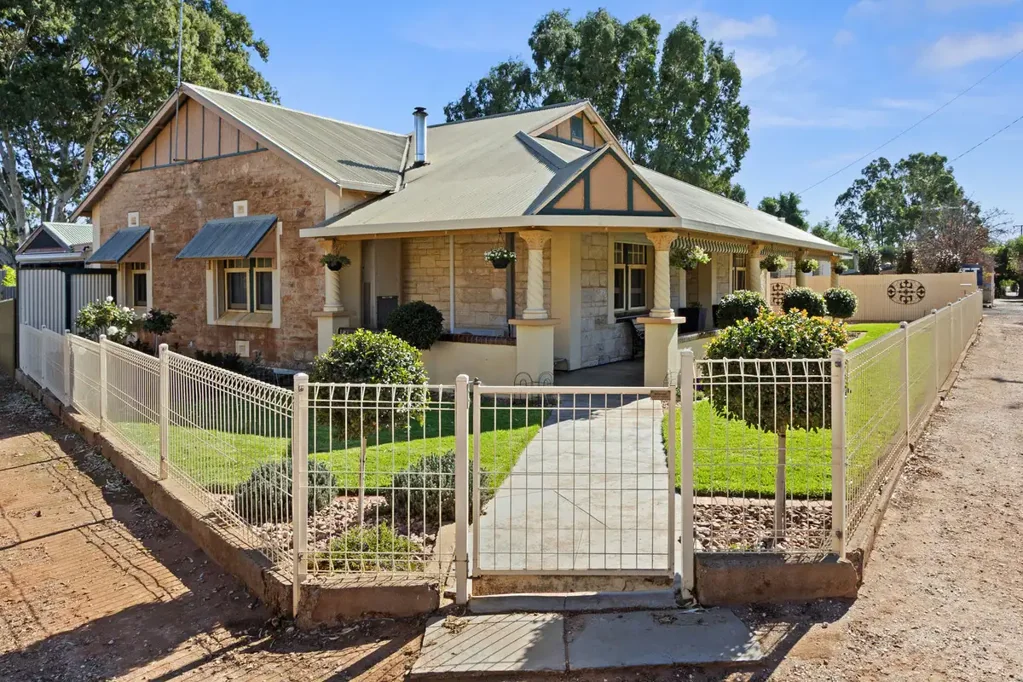 Kapunda 3房  A Villa to fall in love with.