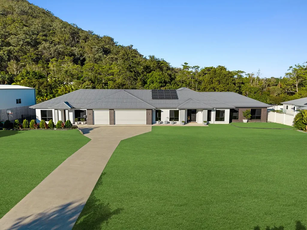Beerwah 6房  Over 466m² of Luxury Family Living & Genuine Dual Occupancy