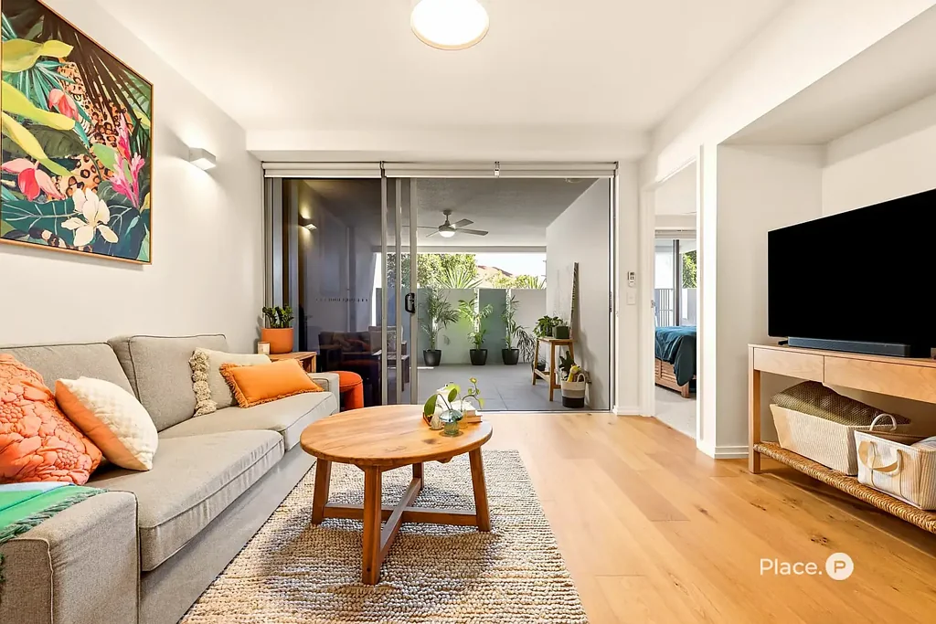 Bowen Hills 2房 现代庭院生活，私密性极佳，尽享时尚生活方式 Contemporary Courtyard Living with Exceptional Privacy and Lifestyle Appeal
