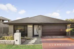 35 Corvina Circuit, Cliftleigh