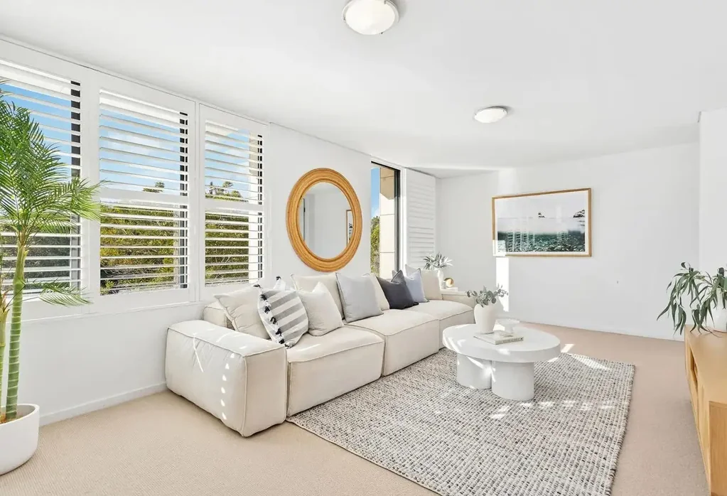 Sunlit North-Facing Apartment in Landmark 'Oceanview' Complex – Walk to Bronte Beach