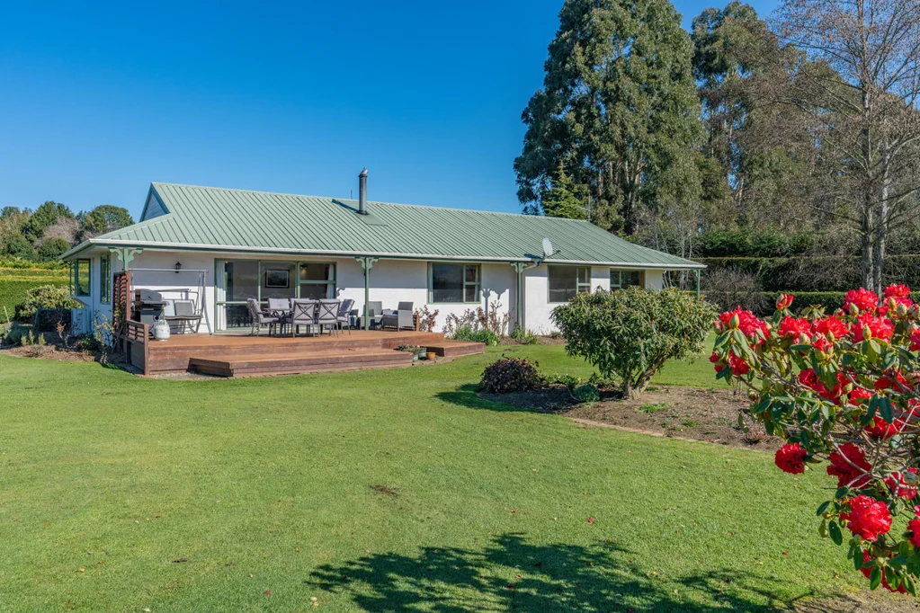 Mosgiel 4Zimmer Attention Lifestyle Buyers, Almost 2½ Acres of Opportunity!