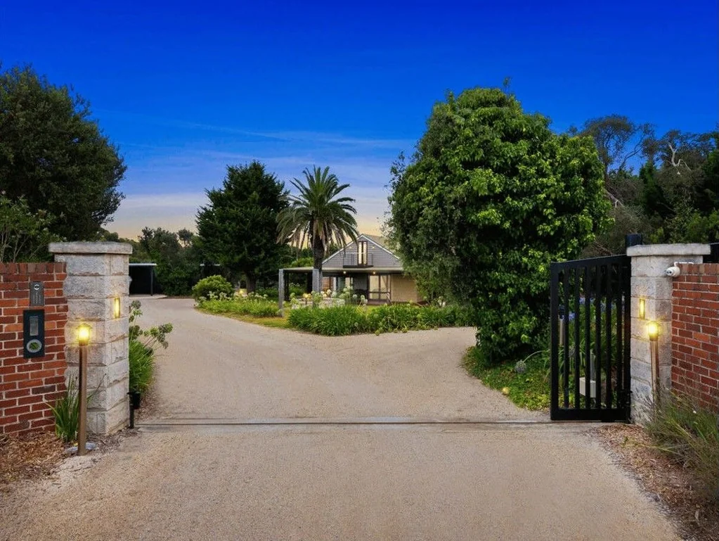 Rye 4ਬੈੱਡਰੂਮ Car Enthusiasts Dream - Where The Sea Meets the Trees