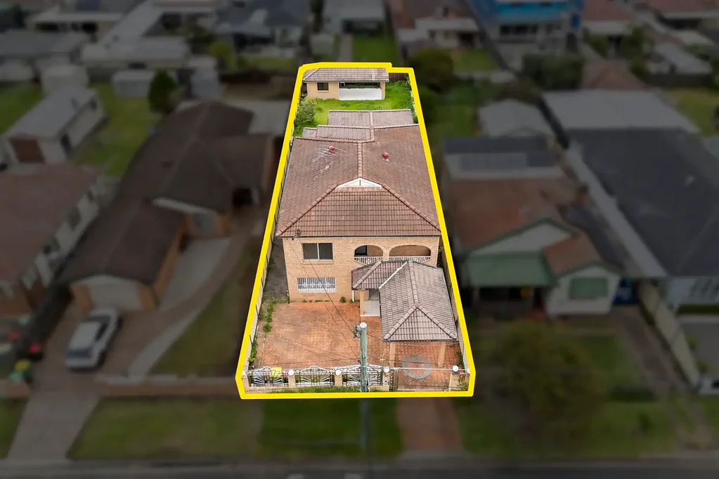 Guildford 7房 宽敞531平土地 多代居灵活性 独立granny flat 家庭友好街道 邻近大型公园 交通便捷生活 Spacious Family Home with Dual Living Potential on 531sqm Block