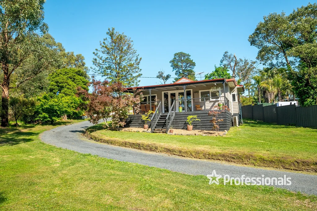 2 Carroll Street, Launching Place, VIC 3139