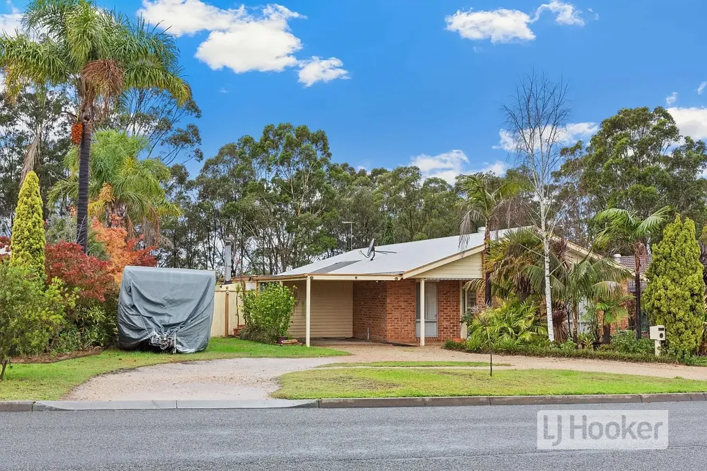 Paynesville 3 Bedroom COMFORTABLE HOME WITH SPACIOUS OUTDOOR LIVING - WALK TO PARK