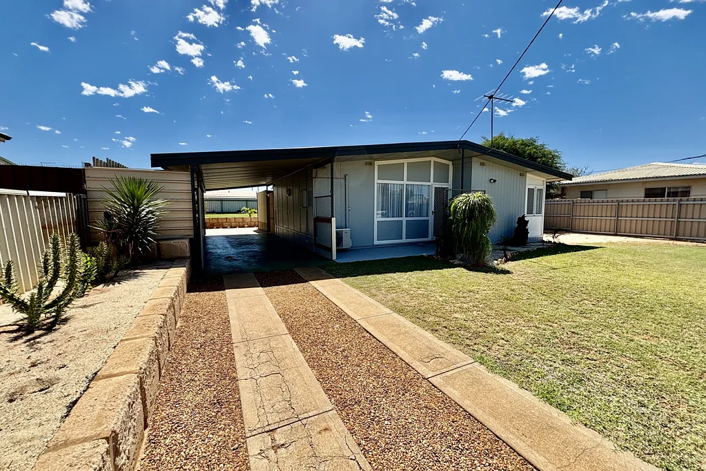 4 Richards Street, Brockman, WA 6701