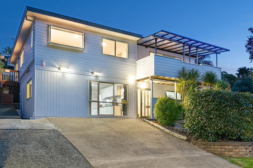 Arkles Bay 5ਬੈੱਡਰੂਮ Coastal classic with space, soul & serious upside