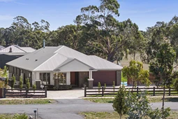 27 Blanchfield Drive, Kyneton