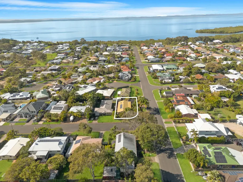 7 Aimee Drive, Urangan, QLD 4655