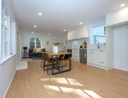 31 Ngaio Road, Titirangi, Waitakere City, Auckland, 4部屋, 2バスルーム, House