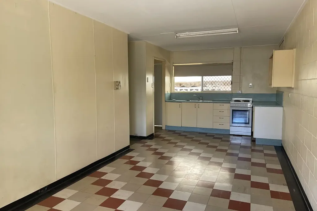 Neat One Bedroom Unit