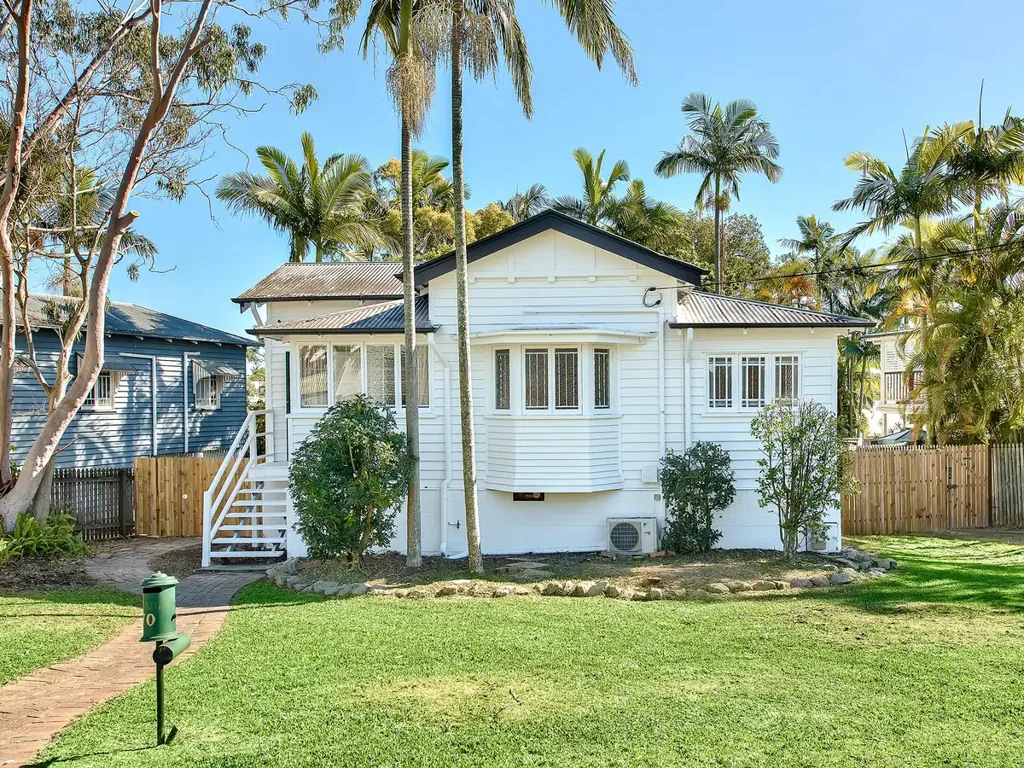 Kedron 3 Slaapkamer CLASSIC CHARM WITH A NORTH BACKYARD!