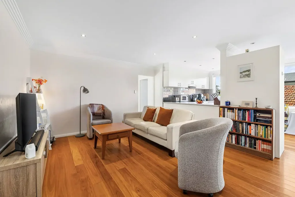 Matraville 2房 光线充足的宽敞公寓，尽享极致社区便利 Spacious Apartment of Radiant Light & Absolute Village Convenience