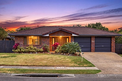Sunnybank Hills 4कमरा “WOW”- Simply Perfect – Stylish and Oversized Home in Top Locale!