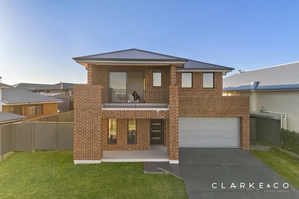Gillieston Heights 4房  GRAND FAMILY LIVING WITH A BREATHTAKING OUTLOOK!