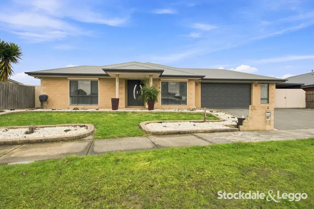 Morwell 4બેડરૂમ SPACIOUS INSIDE AND OUTSIDE COURT LOCATION