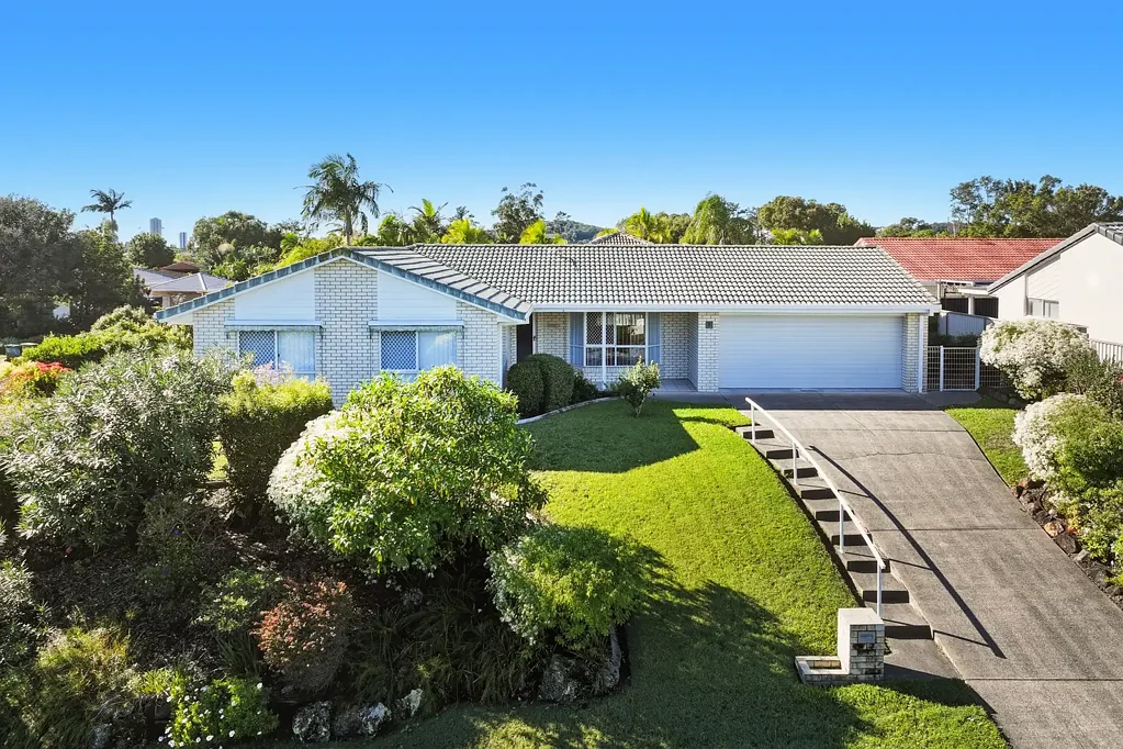 Burleigh Waters 3 Bedroom PRIME BURLEIGH WATERS OPPORTUNITY IN TIGHTLY HELD CUL-DE-SAC