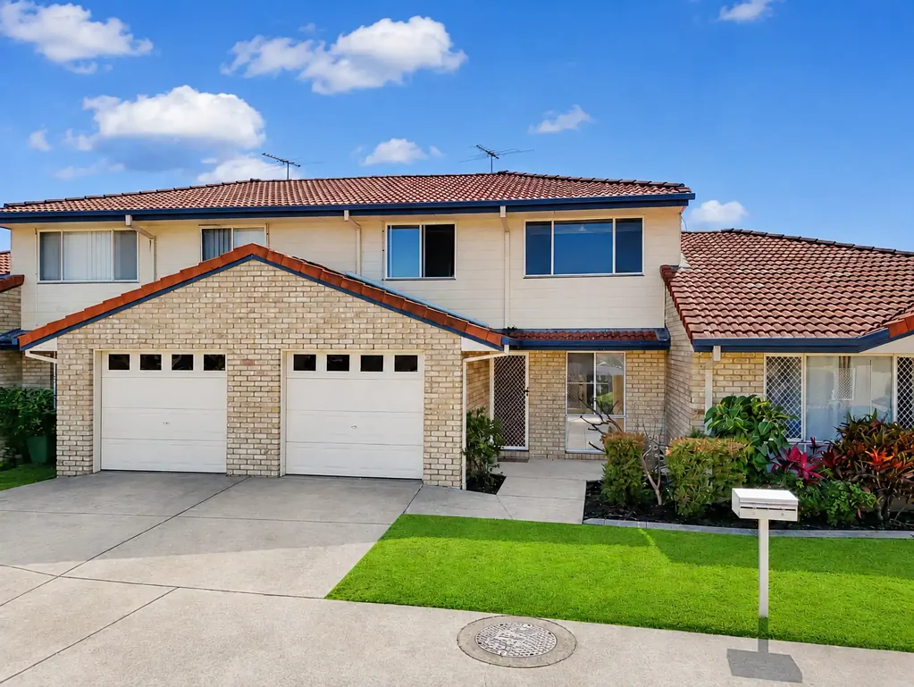 Brendale 3ਬੈੱਡਰੂਮ Modern Townhouse Living with Pools, Tennis Courts & Everyday Convenience