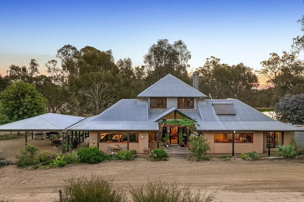 Barwite 4Habitaciones Netherbridge - Sustainable Rammed Earth Sanctuary on the Broken River